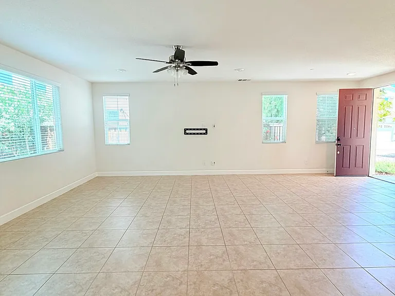 2133 Salice Way — Photo 4