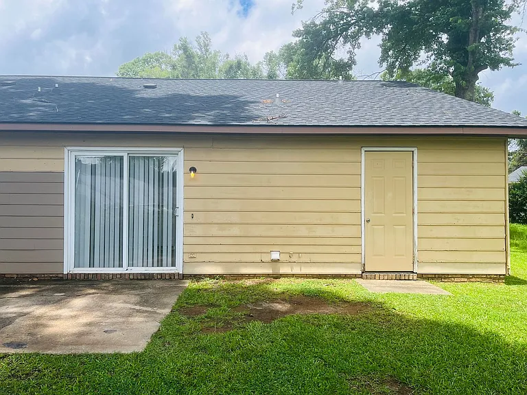 104 Peachtree Ct — Photo 15