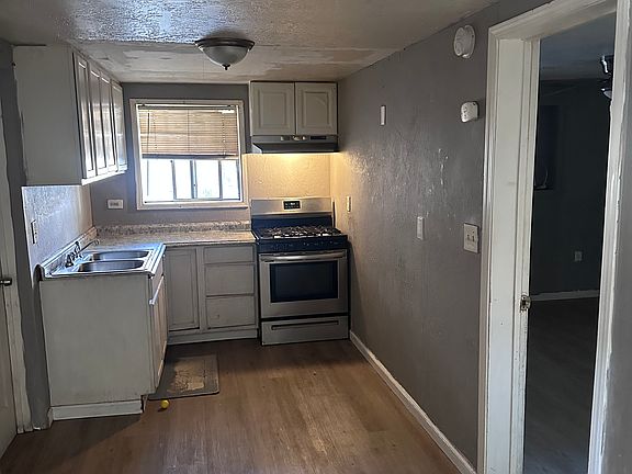 4th image of 343 Rio Grande Ave APT A
