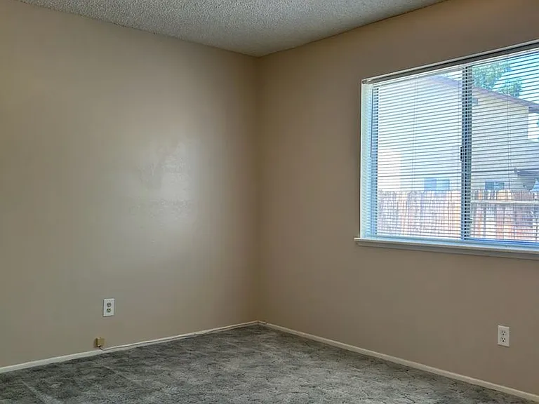 1012 W Alene Ave #B — Photo 13