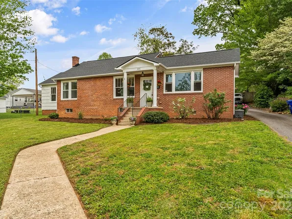 101 Falls St, Morganton, NC 28655