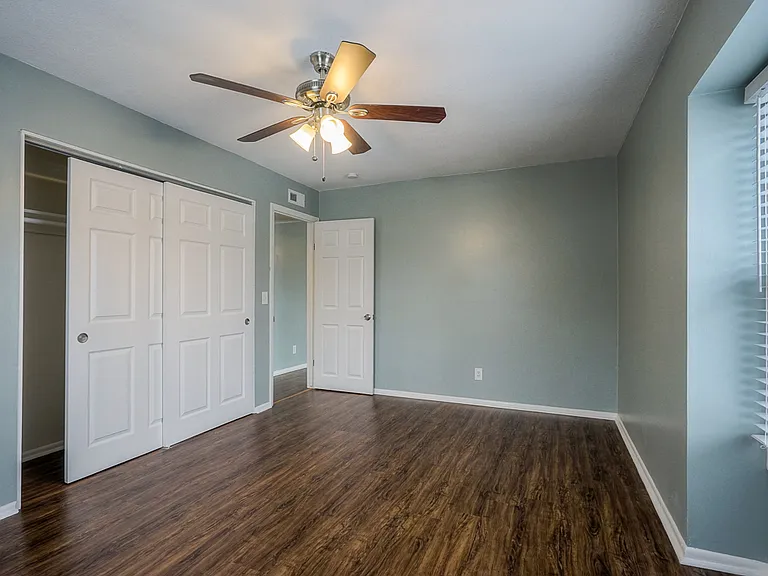 4115 & 4117 Warwick Blvd — Photo 15