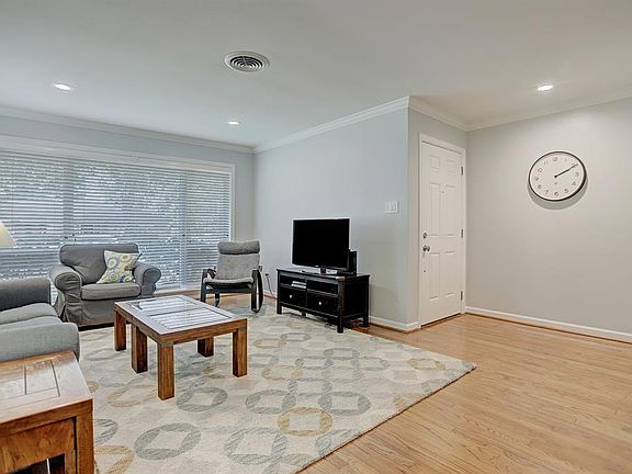 5th image of 4709 Stillbrooke Dr