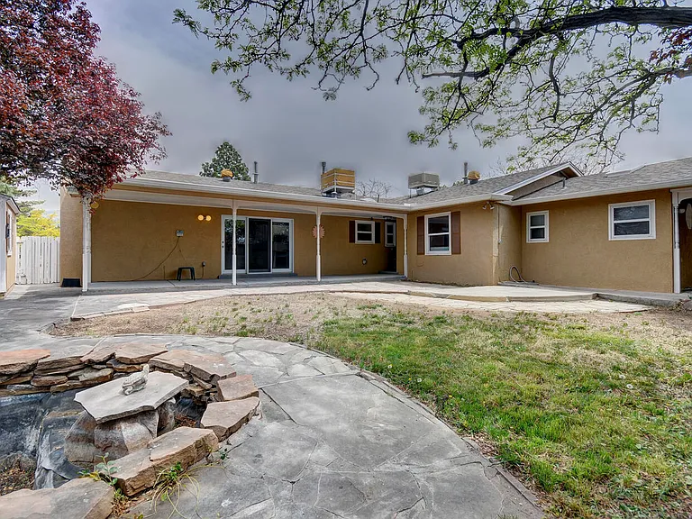 4631 Sherwood St NE — Photo 31