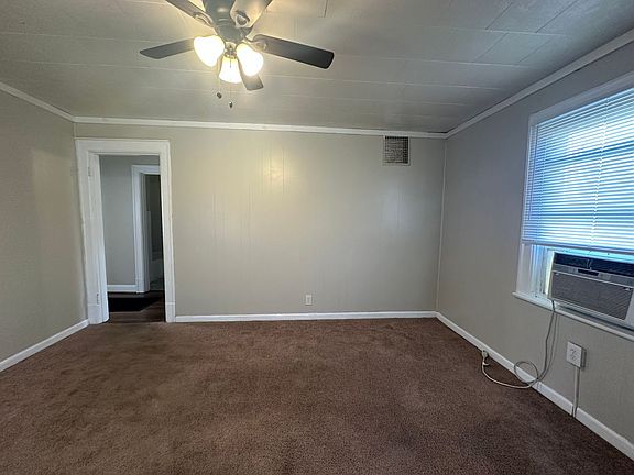 3rd image of 2025 Rose Ln