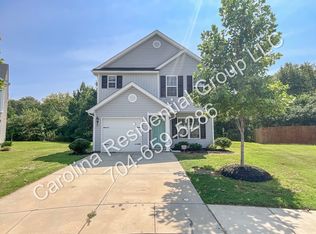 8000 Pathway Ct, Charlotte, NC 28214