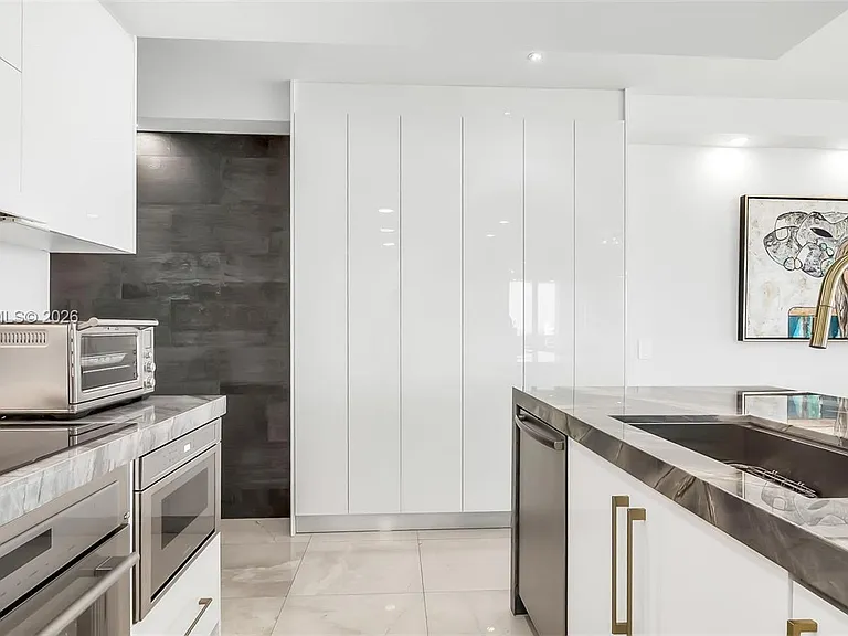 5875 Collins Ave #1807 — Photo 26