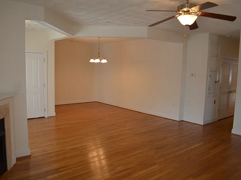 915D Colley Ave #1 — Photo 4