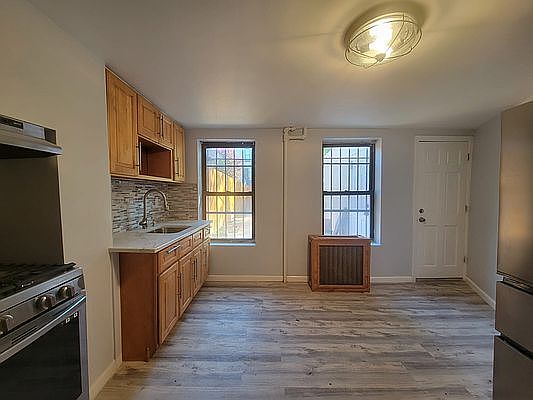 3rd image of 356 Hancock St #1