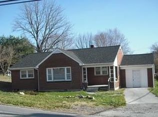 94 Water St, Peterstown, WV 24963