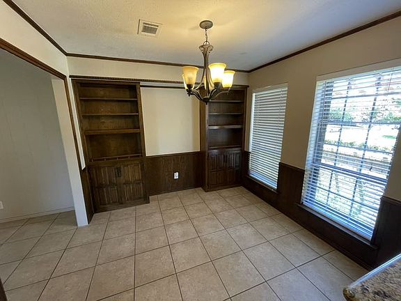 2nd image of 2732 S Cypress Cir