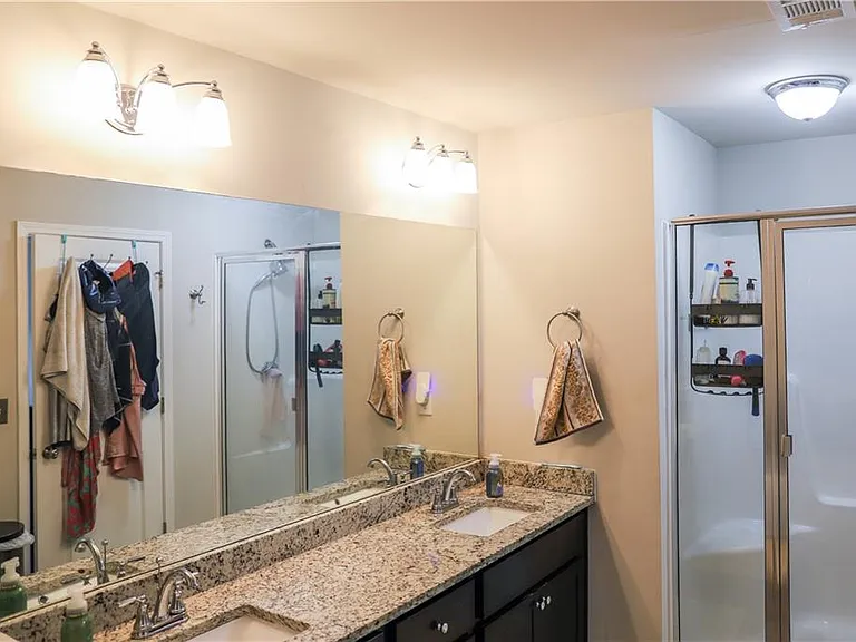 402 Mulberry Row SE — Photo 17