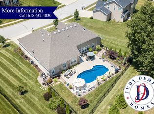 124 Forest Oaks Dr, Caseyville, IL 62232