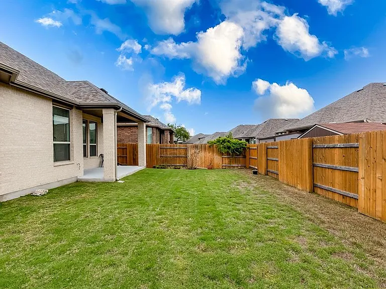 833 Whitetail Dr — Photo 35