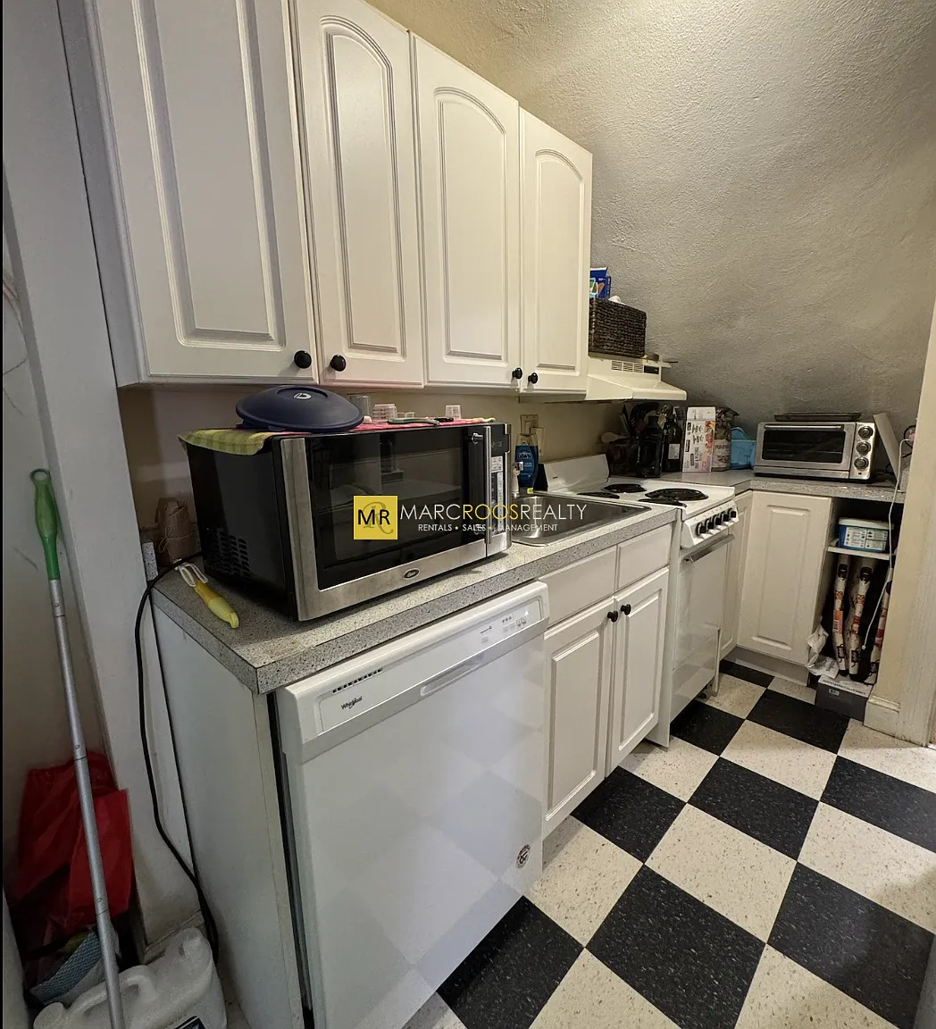 2 bed, 500 sqft, $4,000 — Photo 2