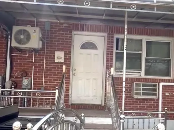 15818 85th Avenue, Jamaica, NY 11432
