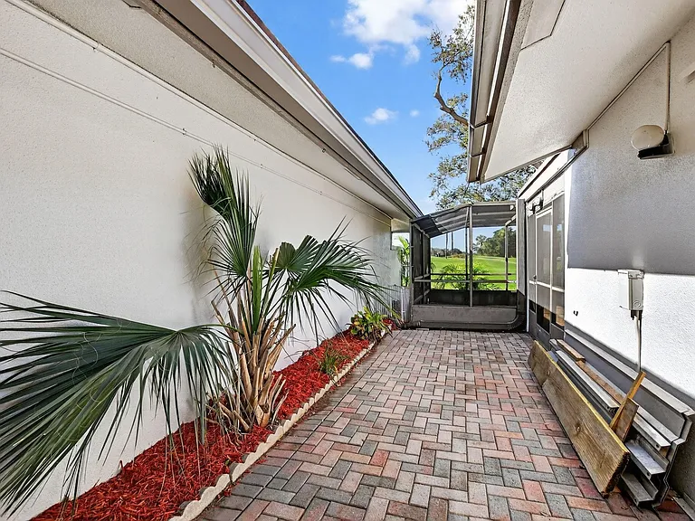 661 Hollows Cir — Photo 35