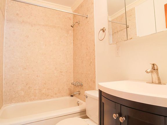 5th image of 304 W 92nd St APT 6J