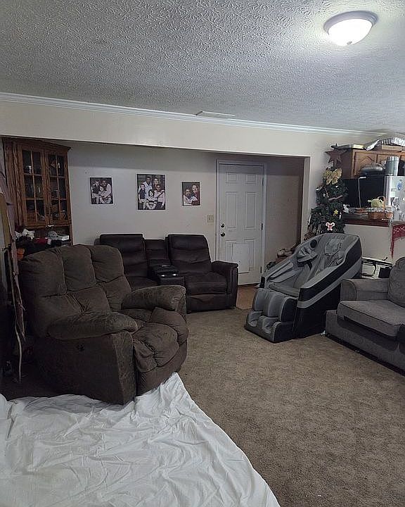 1st image of 78 Hickory Heights Dr