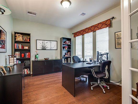 5th image of 4725 Serrano Dr