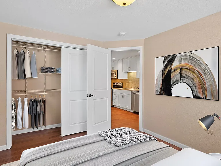 150 S Clarkson — Photo 14