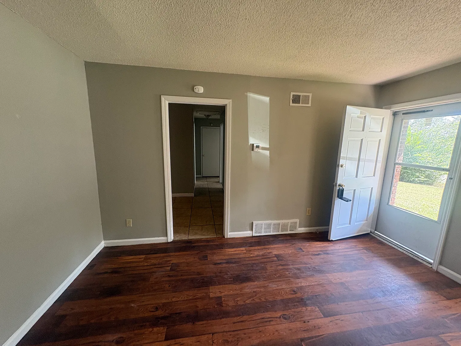Beautiful 3 bedroom, 1 bath home! — Photo 4