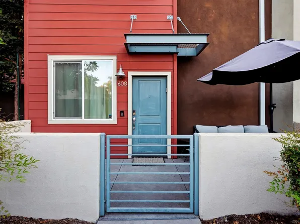 325 Royal Gln Unit 608, Escondido, CA 92025