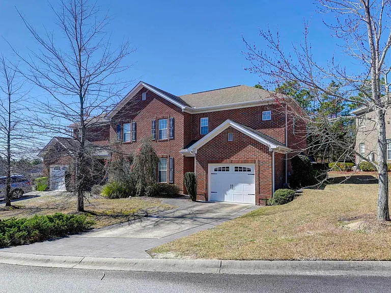 33 Heather Laurel Rd — Photo 2