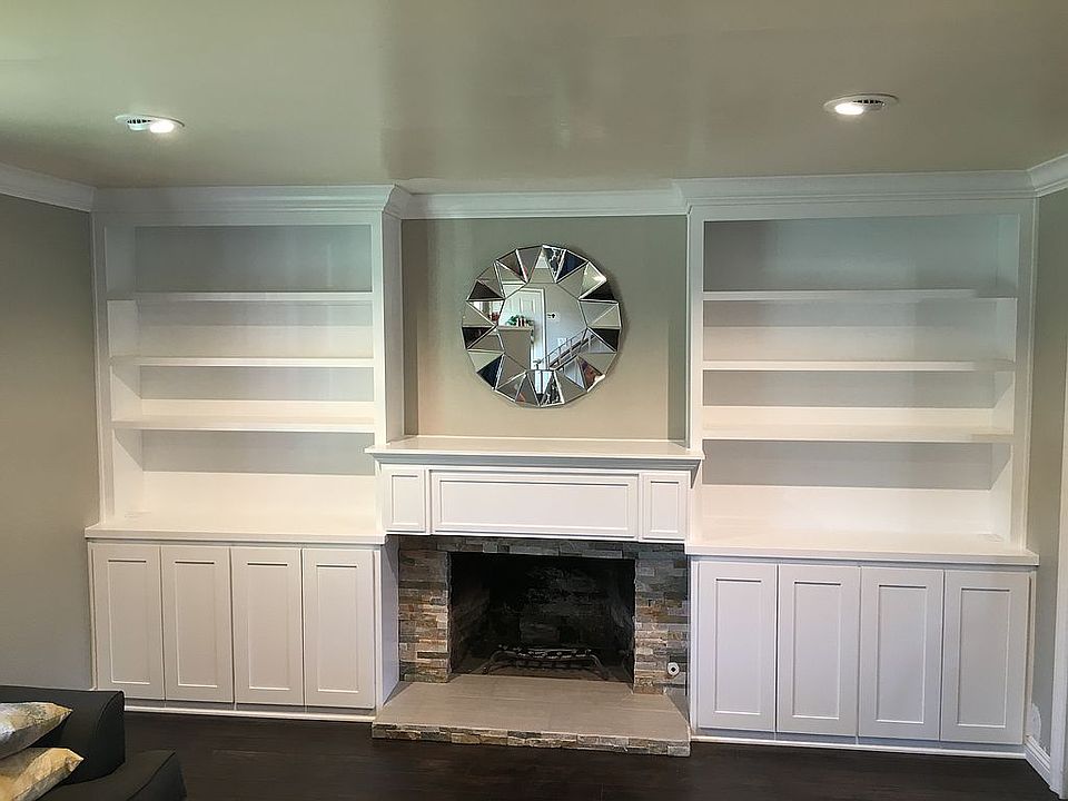 Fireplace/ living room
