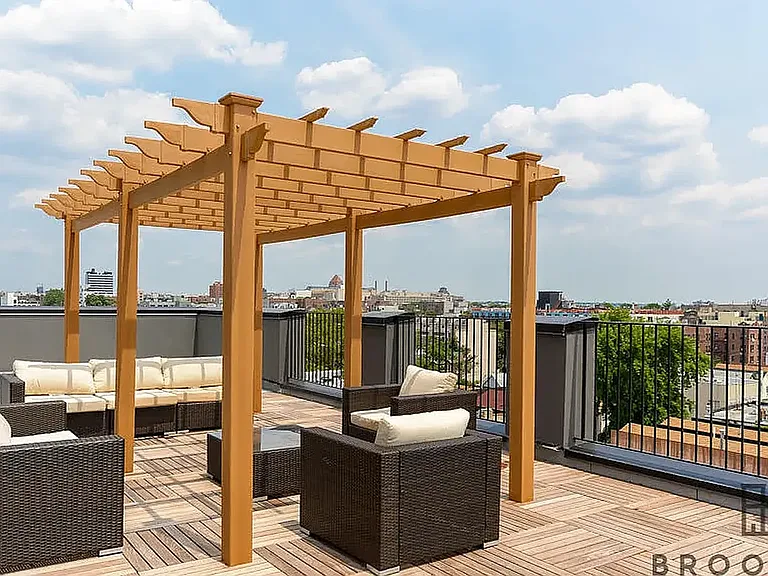 1010 Rogers Ave #5F — Photo 8