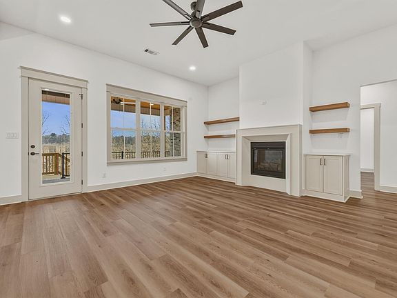 2nd image of 1013 Fern Rdg