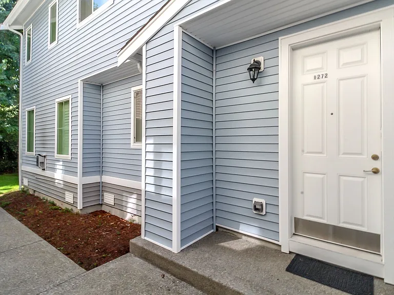 1272 Cooper St — Photo 3