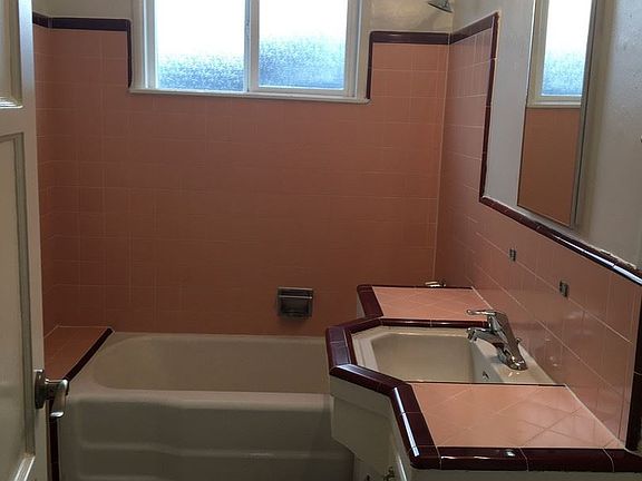 5th image of 12807 Burbank Blvd APT 2