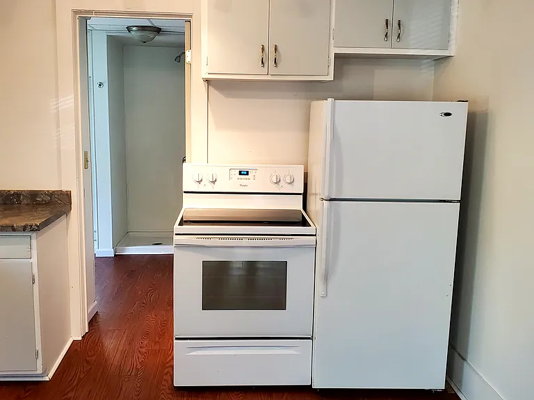 109 4th Ave SE #3 — Photo 2