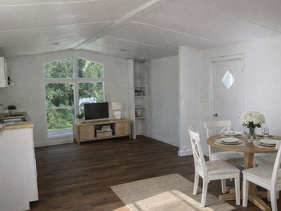 2nd image of 925 Ponce De Leon Blvd #20