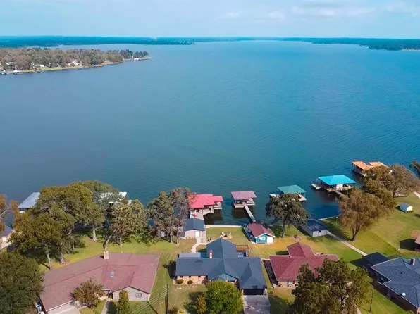 21855 Shore Dr, Chandler, TX 75758