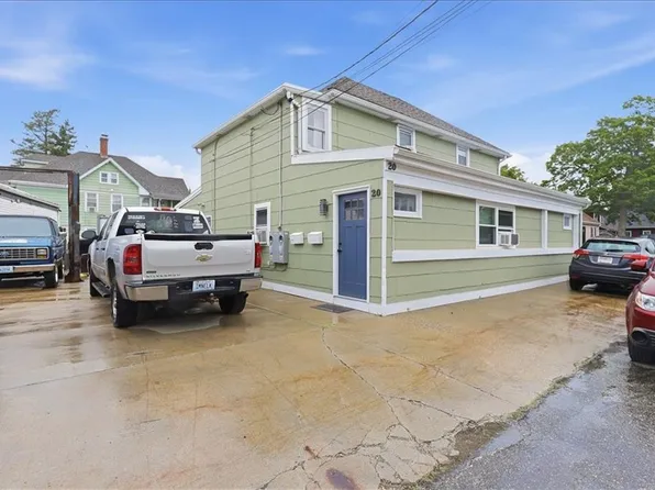 20 Oakton St, Woonsocket, RI 02895