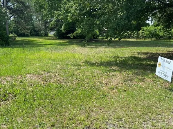 Leggette St, Lumberton, NC 28358