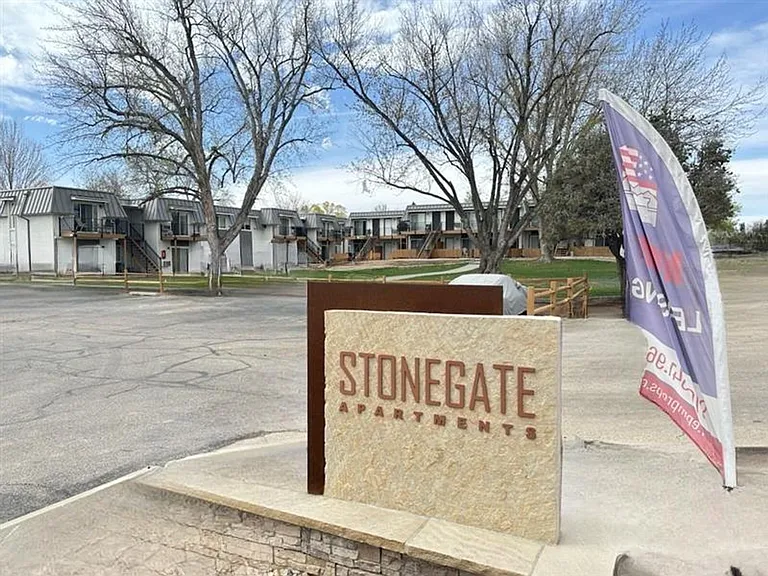 Stone Gate Apartments — Photo 23