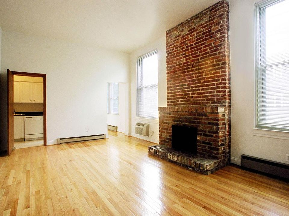 2nd image of 423 Denniston St APT 2