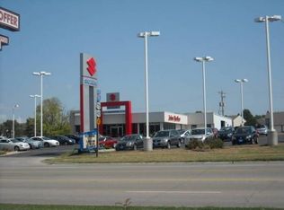 1040 SW Wanamaker Rd, Topeka, KS 66604