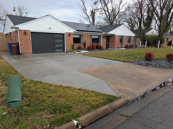 3120 Tournament Dr, Chesapeake, VA 23323