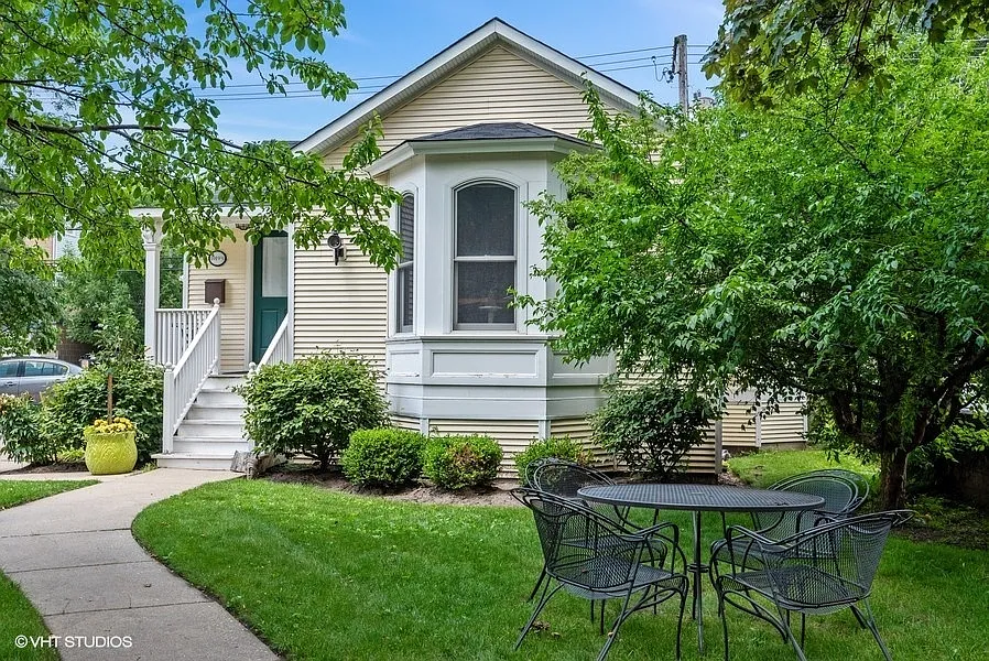 3 bed, 1000 sqft, $3,225 — Photo 4