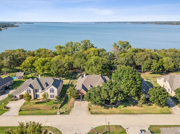 401 Paradise Cv, Shady Shores, TX 76208