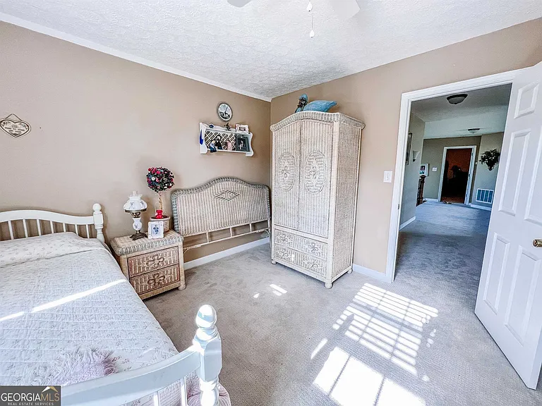 6659 Lone Oak Rd — Photo 25