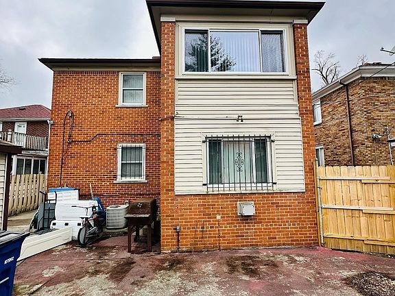 4th image of 18272 Indiana St