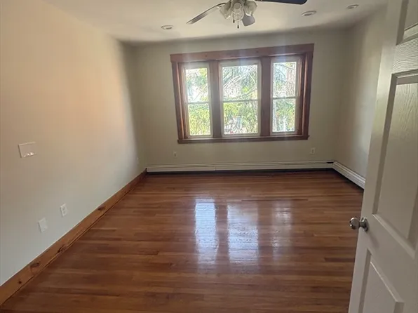 220 Magnolia St, Dorchester, MA