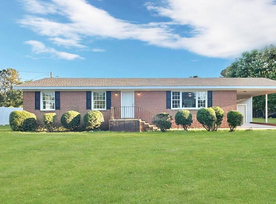 1st image of 121 Hunter Dr