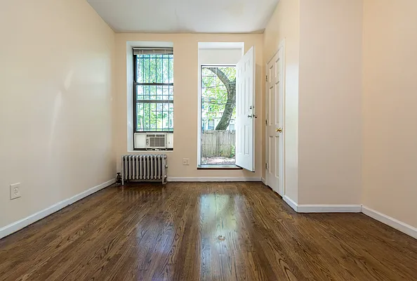 Rented by Nooklyn NYC LLC | media 8