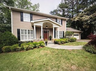 916 E Riverbend Dr SW, Lilburn, GA